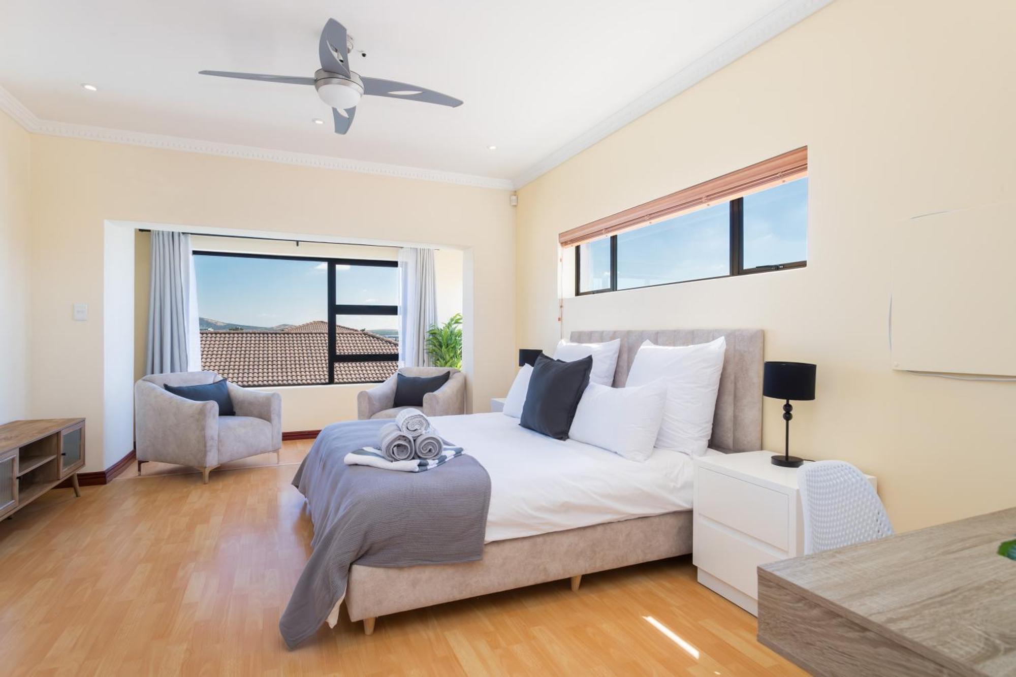Spacious 5 Bedroom Luxury With Heated Pool And Backup Power In Blouberg * Cidade Do Cabo